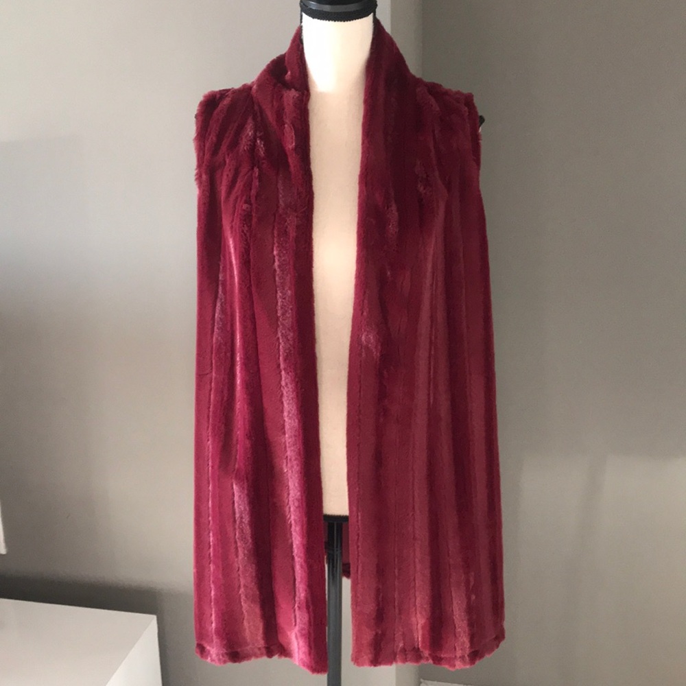 Slinky Brand vest. Size Medium